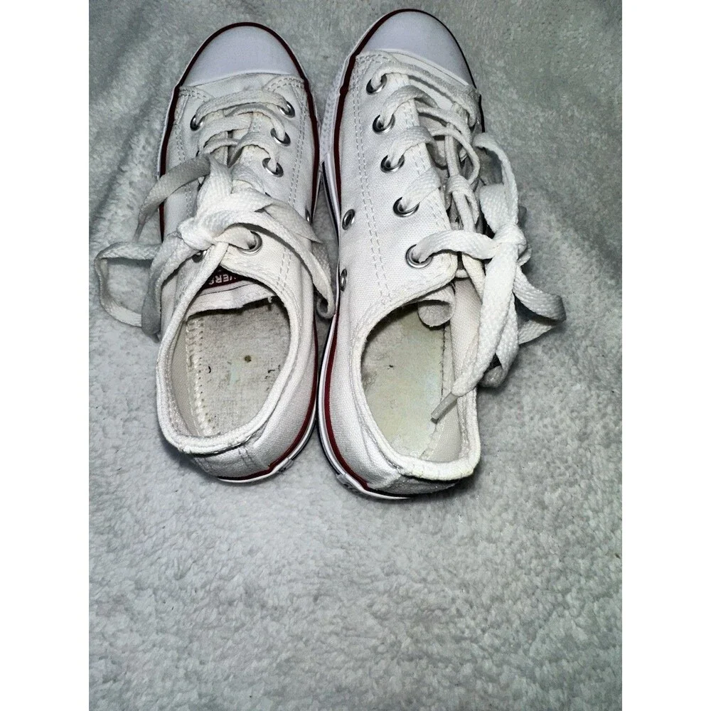Kids White Converse All Star Chuck Taylor Youth Size 2 *Missing Insoles*